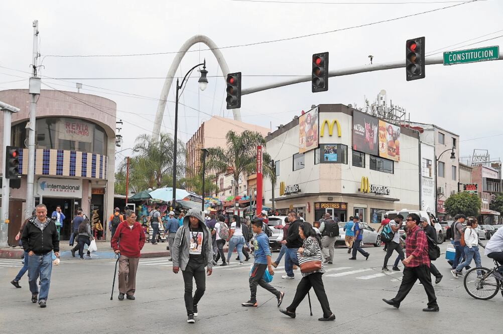 La Calle Segunda, situada en el Centro de Tijuana, es uno de los espacios más concurridos de la ciudad. Foto: DIEGO SIMÓN. EL UNIVERSAL