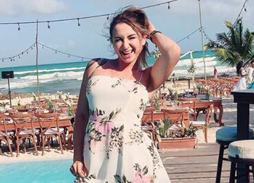 Ingrid Brans lee desnuda y comparte foto