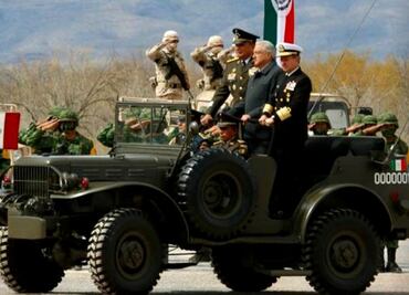 Estrategia golpista de medios "mercenarios" no ha hecho mella: AMLO en Día del Ejército