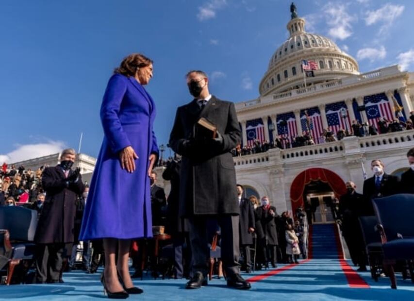 El significado del look de Kamala Harris durante la toma de protesta