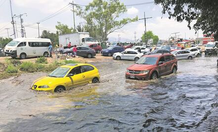 Qué hacer si tu auto se apaga al cruzar un charco de lluvia