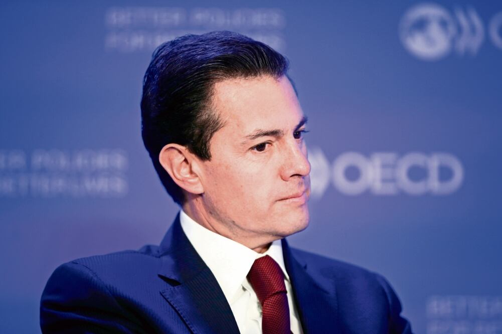 La misiva dirigida a Peña Nieto fue firmada por 57 intelectuales y escritores. (AP)