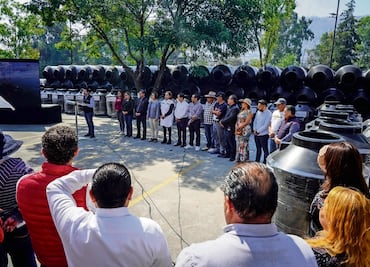 Avanza entrega de tinacos gratuitos en Tlanepantla