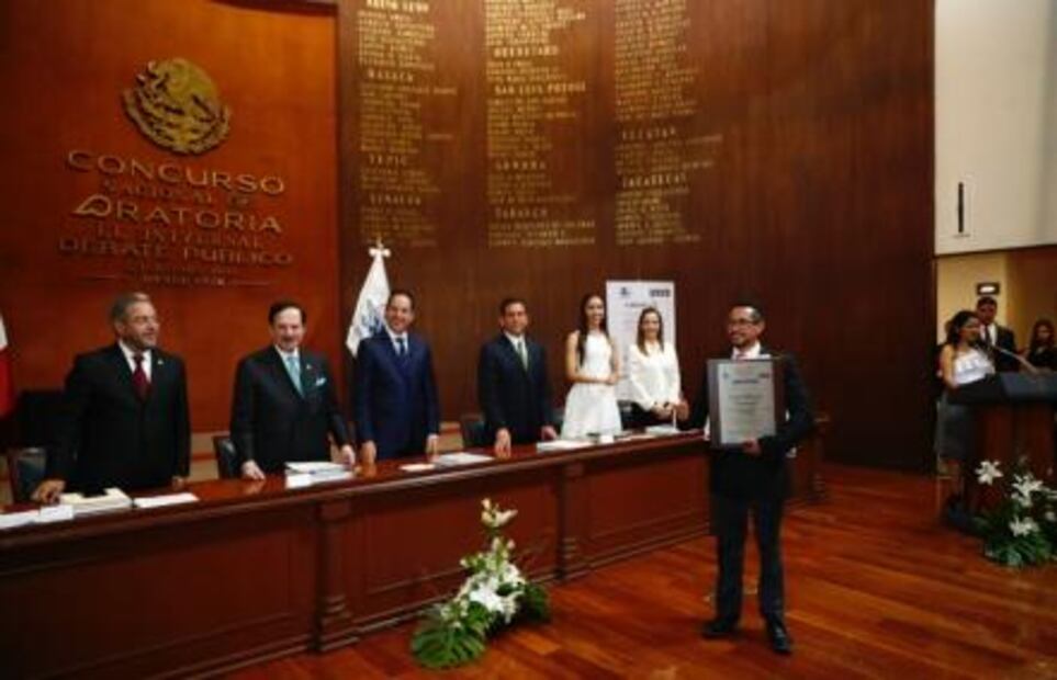 México necesita más que nunca a los jóvenes: Ealy Ortiz