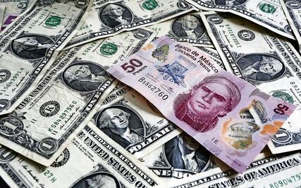 Dólar promedia 18.60 pesos en el aeropuerto de la CDMX