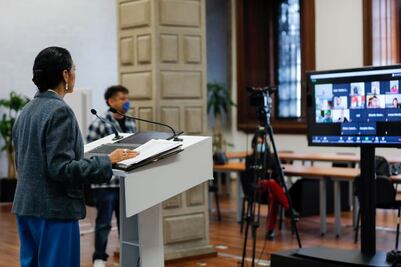 Entregan apoyos económicos a 42 mil desempleados en CDMX 