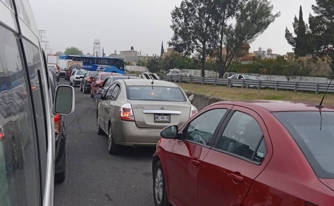 Bloqueo provoca caos en la México-Pachuca 