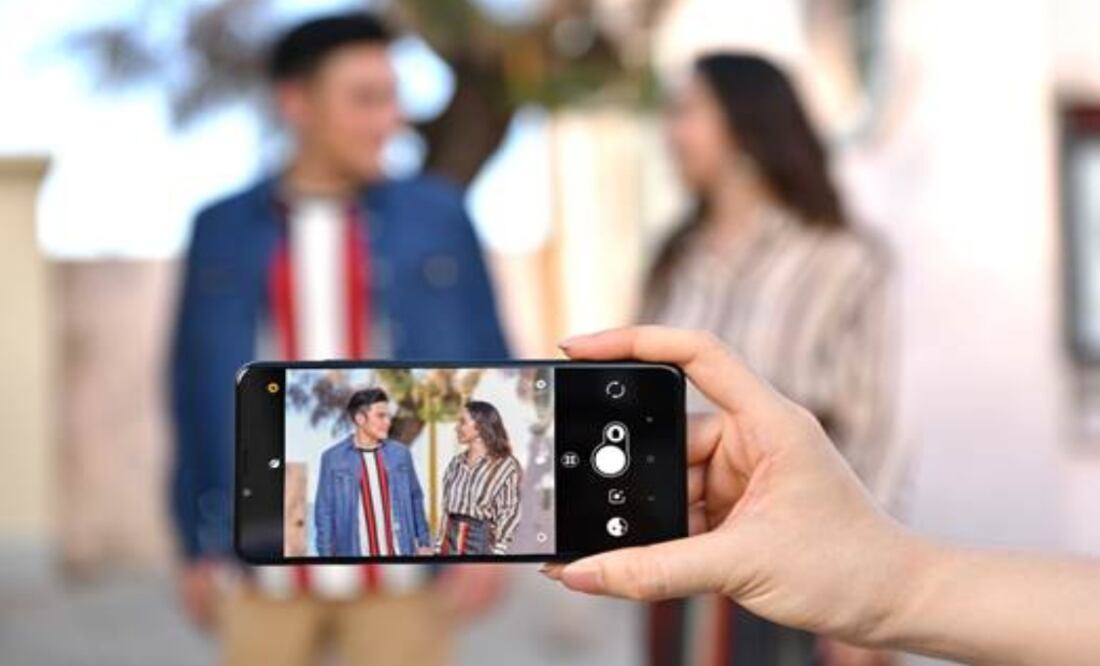 El modelo puede hacer el efecto bokeh.