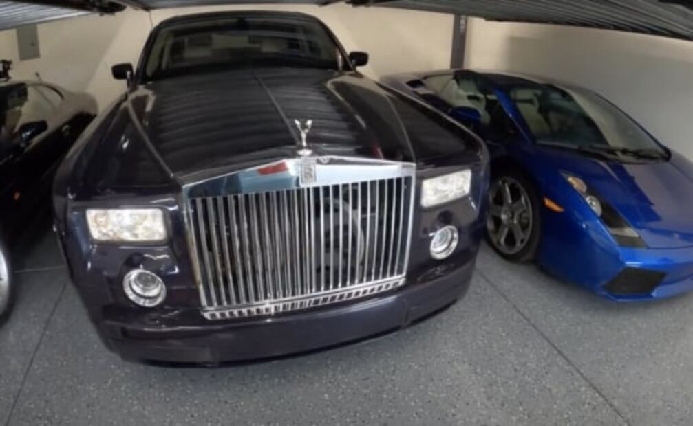 Este famoso youtuber repara autos de colección baratos