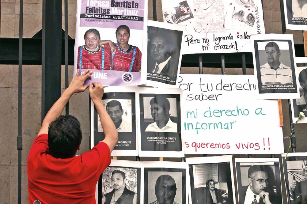 En lo que va de 2015 se han recibido 10 denuncias de periodistas por violar sus garantías individuales. En la imagen, marcha de reporteros en el DF (JORGE SERRATOS. EL UNIVERSAL)