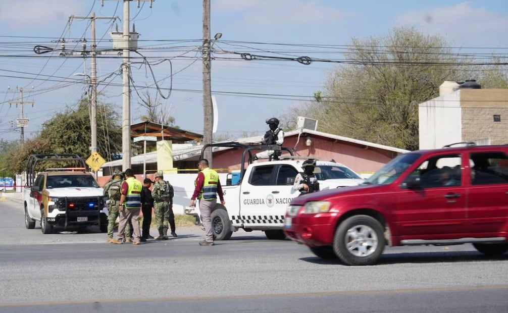 Jardín de Niños y calles aledañas son evacuadas por amenaza de artefacto explosivo en Reynosa Tamaulipas.
Foto: Especial.