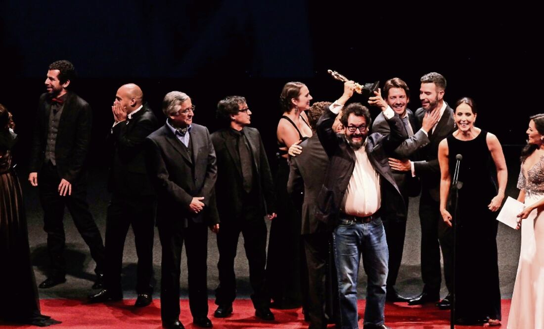 El productor Pablo Cruz levantó el quinto Ariel de la cinta dirigida por David Pablos (VALENTE ROSAS. EL UNIVERSAL)