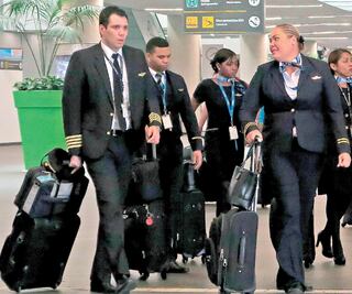 Alta rotación por escasez de pilotos 