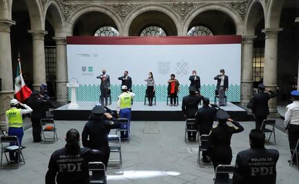 Sheinbaum entrega reconocimientos a cuerpo de policías de la CDMX 