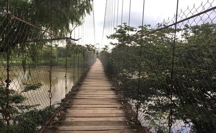 Al menos 25 personas lesionadas tras desplome de puente colgante en Reyes Nopala, Oaxaca
