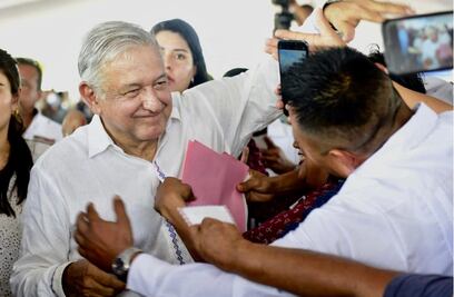 En la democracia es el pueblo quien manda, esa es la nueva política: AMLO