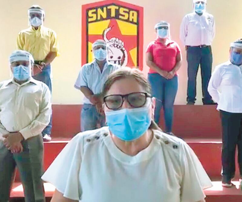 Denuncia. Beatriz Vélez expresó que los médicos no siempre tienen el equipo y medicamento para atender a pacientes con Covid. Captura de video