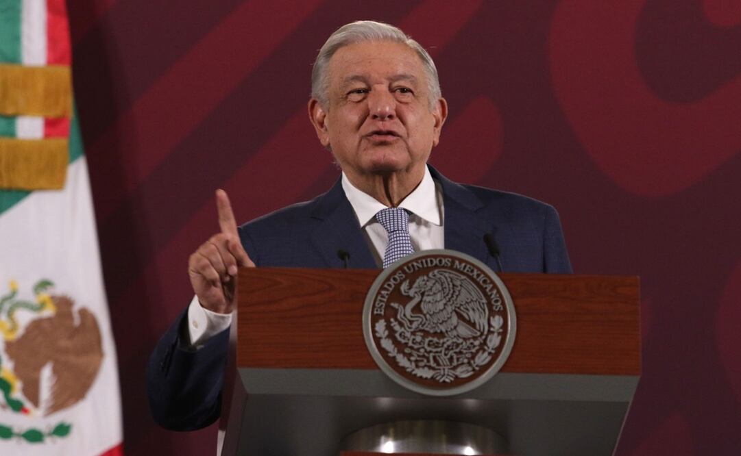 “Felicidades a estas personas, a estos padres de familia que se desistieron del amparo", dijo López Obrador. Foto: Carlos Mejía / El Universal