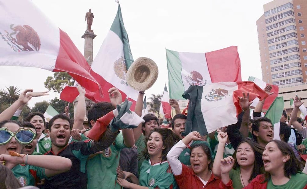 Cuando una afición da “serenata” a sus rivales, no suele haber una detención por parte de autoridades; mientras no se irrumpa en el hotel o se cometan delitos, los fanáticos pueden molestar a la selección contraria. Foto: Víctor Rojas/EL UNIVERSAL.