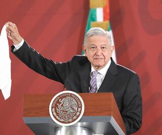 Marina mercante no perderá empleos: AMLO