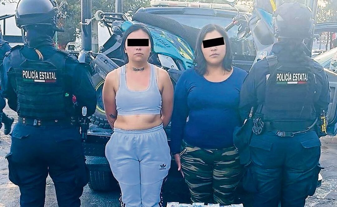 Ocairo “N” y Eva “N” fueron detenidas por repartir billetes falsos en escuelas, centros comerciales y centros cerveceros. Foto: Especial