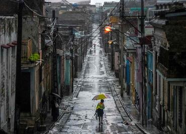 Huracán Melissa se debilita a categoría 1 mientras se acerca a Las Bahamas
