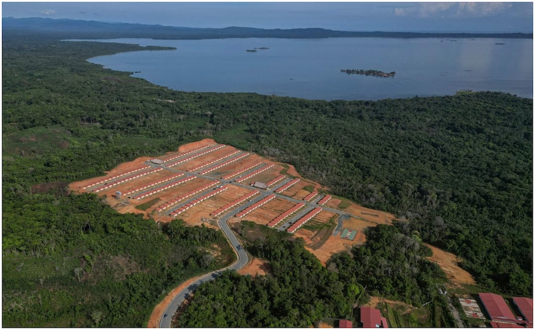 El aumento del nivel del mar ocasionó que el gobierno panameño construyera "Nuevo Cartí" una comunidad para reubicar a unos 1 mil 200 habitantes de Cartí Sugdupu en Panamá. Son los primeros desplazados por el cambio climático en este país. Foto: AFP