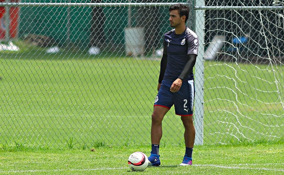 Imago7. El defensa mexicano se reintegrará al primer equipo de Chivas