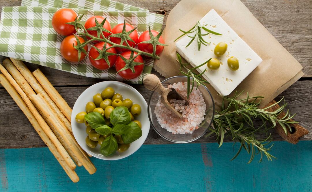 Conoce esta alternativa natural y saludable para reducir el consumo de sal. Foto: Freepik