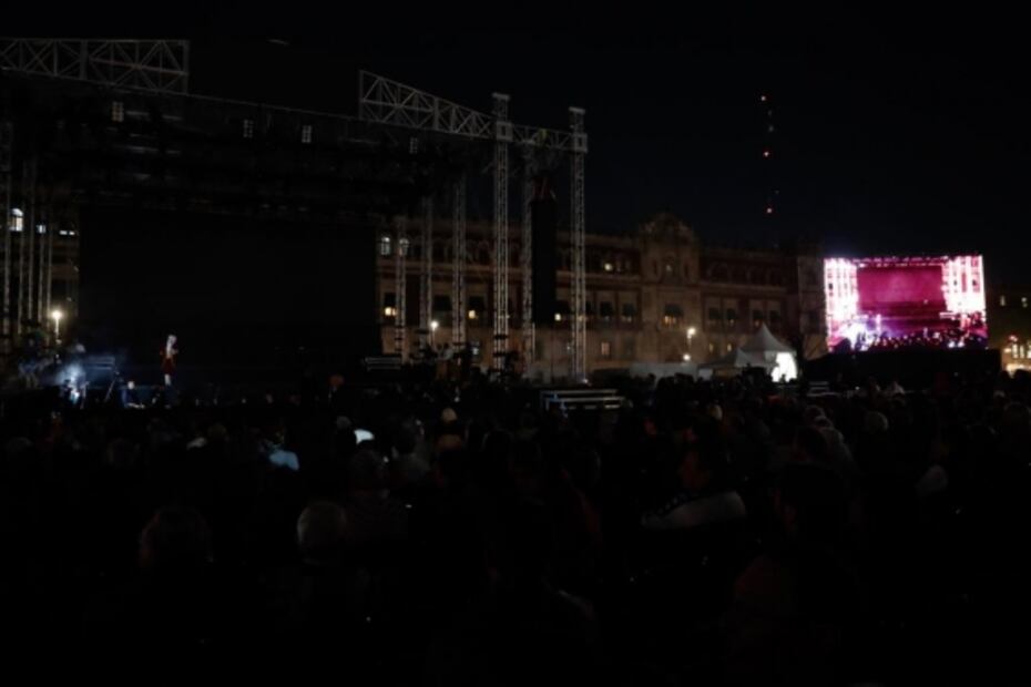 Apagón en ópera sobre Moctezuma... 10 minutos después de iniciar