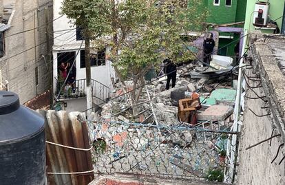 Colapsa losa de vivienda tras explosión por gas en la colonia La Pastora de la GAM
