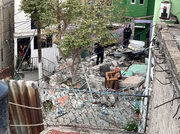 Colapsa losa de vivienda tras explosión por gas en la colonia La Pastora de la GAM