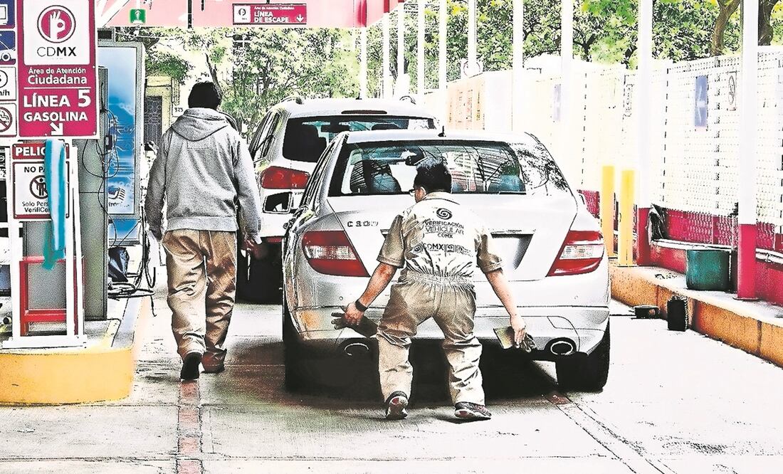 Analizan sólo una verificación para autos en CDMX
