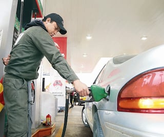 Los precios de gasolinas reportan tímida reducción
