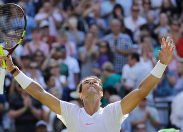 Rafael Nadal gana en su debut de Wimbledon