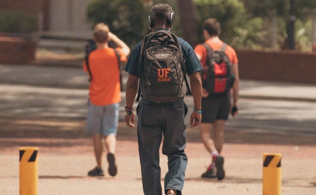 Jóvenes de la universidad de Florida que participan en las manifestaciones propalestinas son amenazados con la expulsión. Foto: Instagram (@uflorida)
