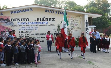 Padres de familia se imponen a la CNTE e inician clases en Oaxaca