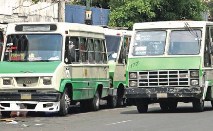 Semovi busca fincar responsabilidades tras choque de microbús contra una casa