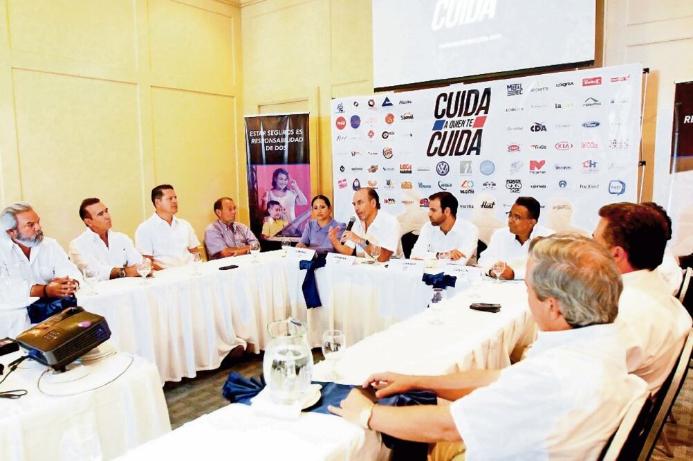 La campaña Cuida a Quien te Cuida busca que los policías se sientan valorados y realicen sus labores con mayor (ESPECIAL)