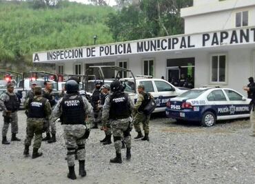 Fiscalía y Marina intervienen a policías municipales de Papantla
