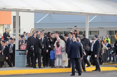 La joven bendecida por dos papas