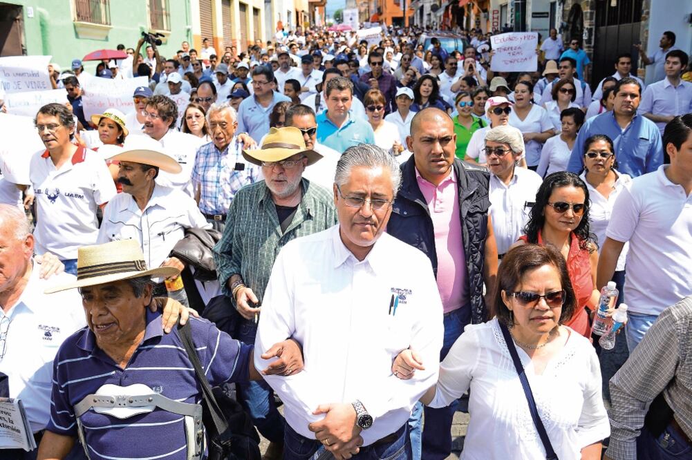 El rector de la UAEM, AlejandroVera Jiménez, ha sido reconocido por su activa participación en marchas en contra de la inseguridad (CIUDADANOS MX)