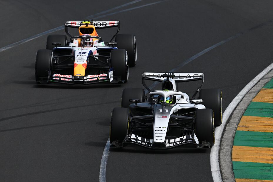 Checo Pérez y Liam Lawson en el Gran Premio de Australia - Foto: EFE
