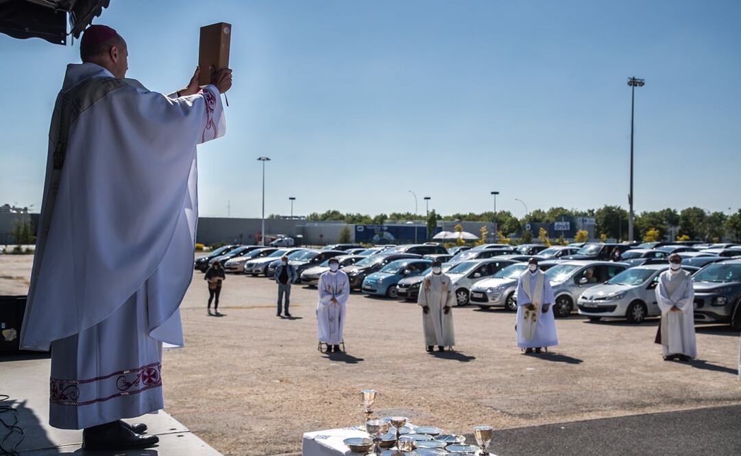 La iniciativa se repetirá al menos los dos próximos domingos, según informó en su página web la diócesis de Chalôns en Champagne (Fotos: EFE)