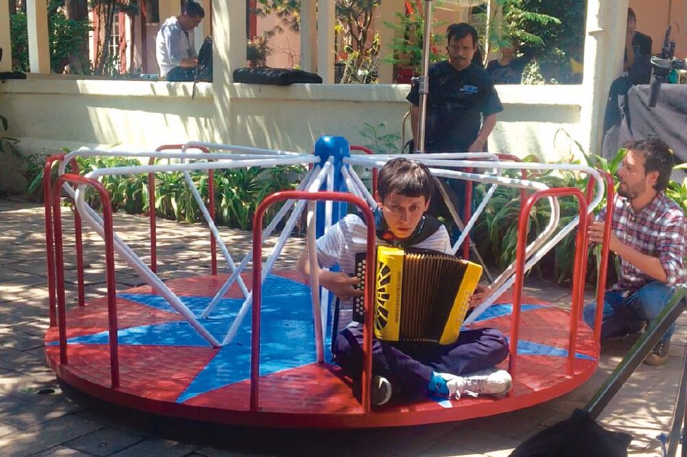 La película, filmada en la Ciudad de México, trata sobre un músico que extravía a su cuñado autista. (CORTESÍA)