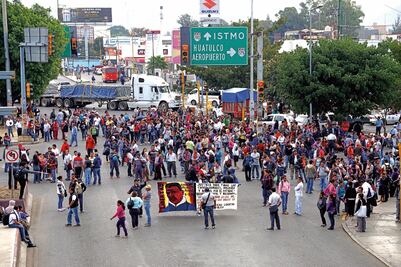 Detiene CNTE carga de 45 mil tráileres