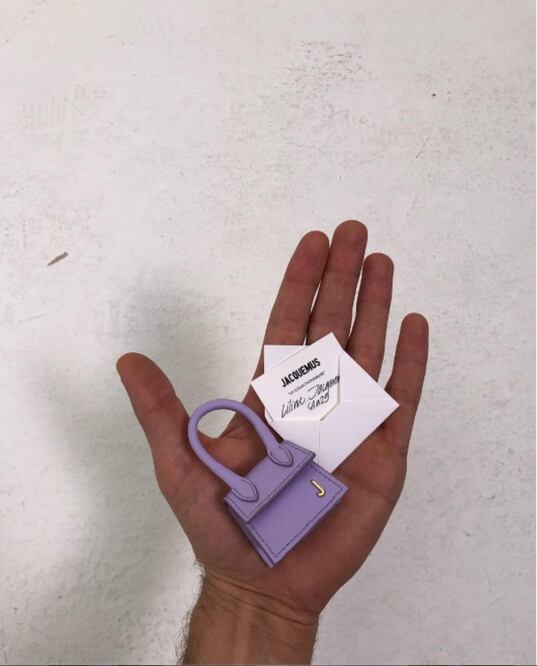 Nuevos bolsos XXS  de Jacquemus. Foto: Instagram