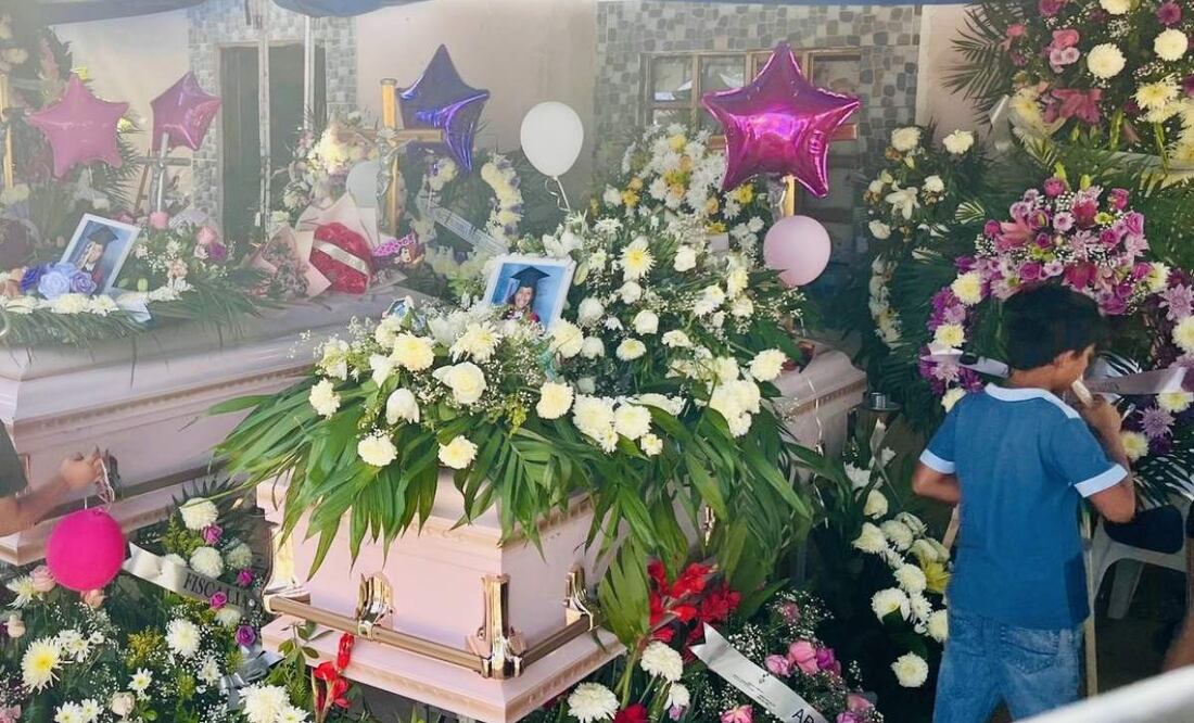 Entre flores, globos y bullicio, Carlos, el padre de las niñas confiesa que se siente aturdido, no se acuerda cuantas horas tiene sin dormir. Foto: Especial/El Universal