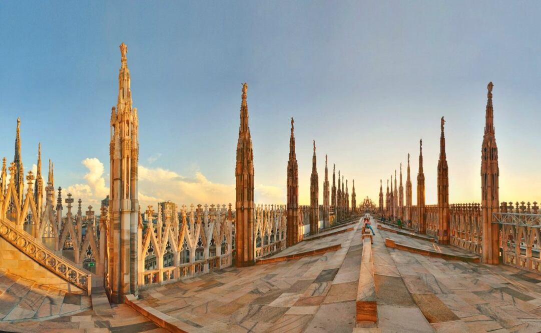 Puedes subir al techo de la catedral en la Piazza del Duomo por 15 euros. (Foto: Duomo Milano)