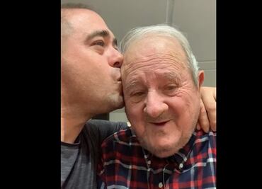 VIDEO. La tierna reacción de un padre con Alzheimer al volver a reconocer a su hijo